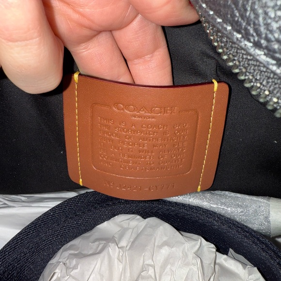 Coach Black Briefcase with Textured Leather and Structured Design - Picture 4 of 6